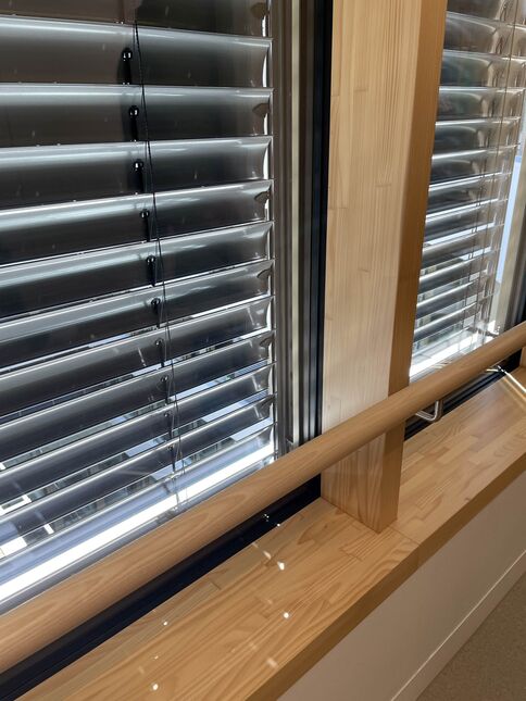 Fenster und Beschattung. (Foto: Peter Warthmann)